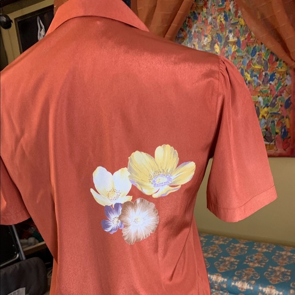 🔵 VTG Jones New York Silk like peach orange blouse hand painted small - Picture 7 of 14